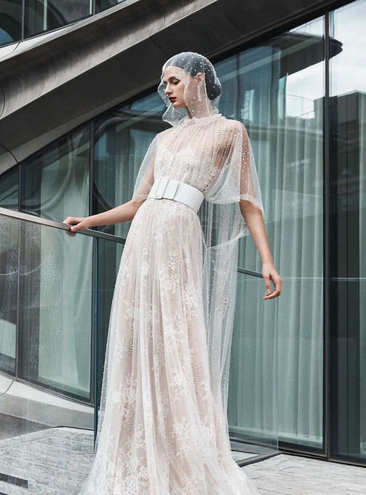 Naeem Khan Tül Pelerinli Gelinlik