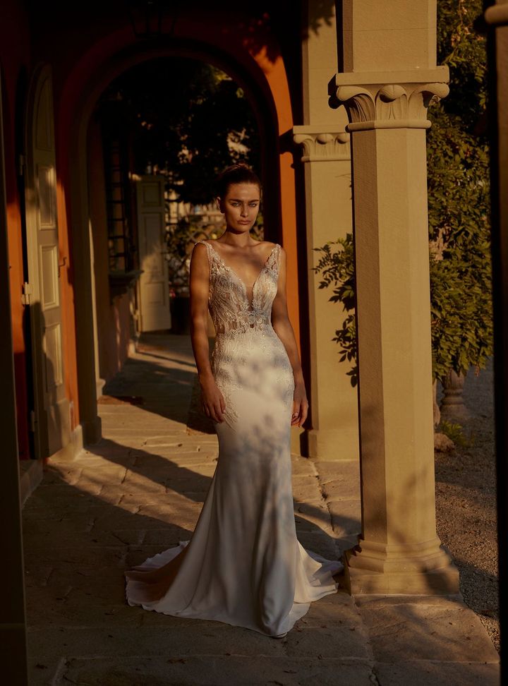 2026 Modeca Gelinlik 102-26 Balık Kesim Bohem Sırt Dekolteli Gelinlik