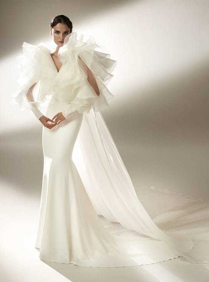 Pronovias Fırfır Kollu Gelinlik