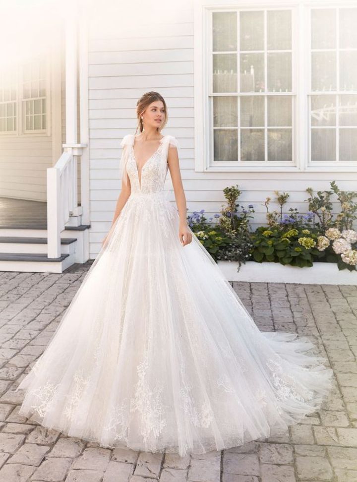 Rosa Clara V Yaka Kabarık Gelinlik