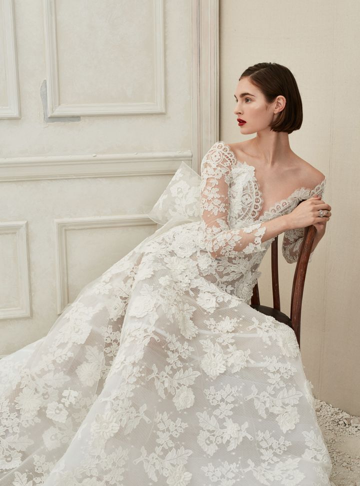 Oscar de la Renta Dantelli Düşük Omuz Gelinlik