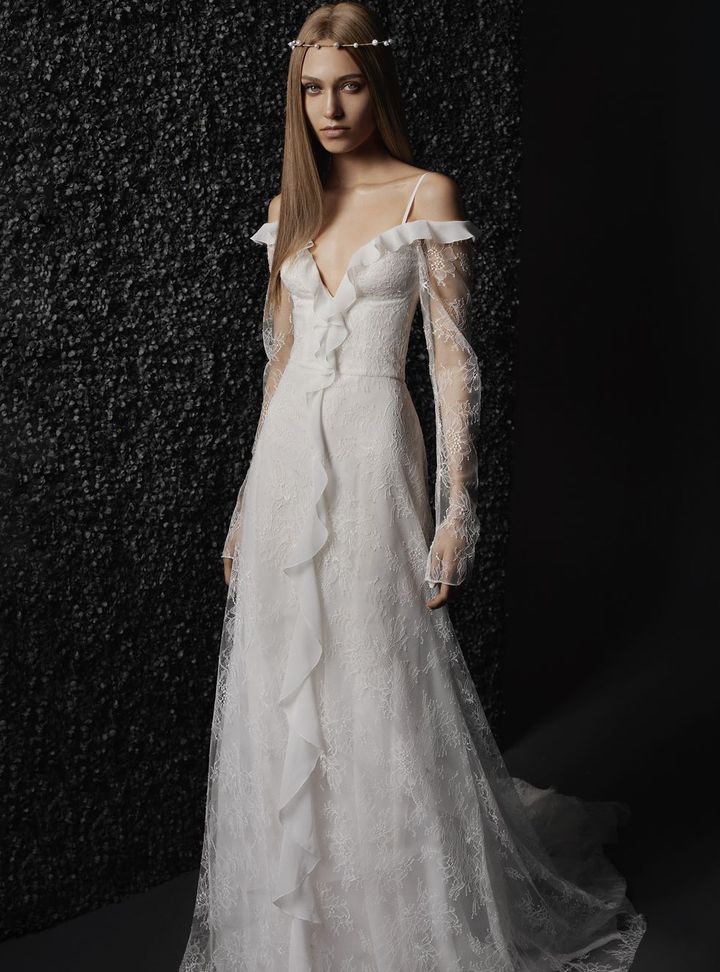 Vera Wang Düşük Omuz Gelinlik