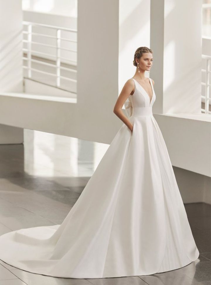 V Yaka Spor Gelinlik Modeli