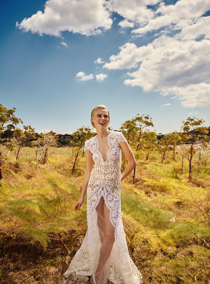 İllüzyon Yaka İddialı Gelinlik A Kesim İllüzyon Yaka Gelinlik