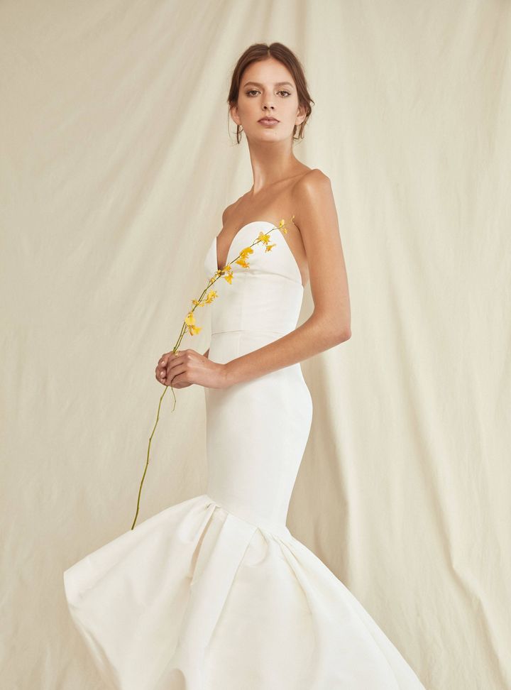 Oscar de la Renta Asimetrik Gelinlik