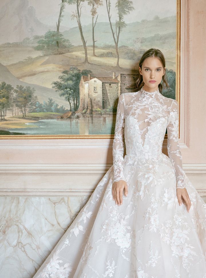 Monique Lhuillier Hakim Yakalı Gelinlik