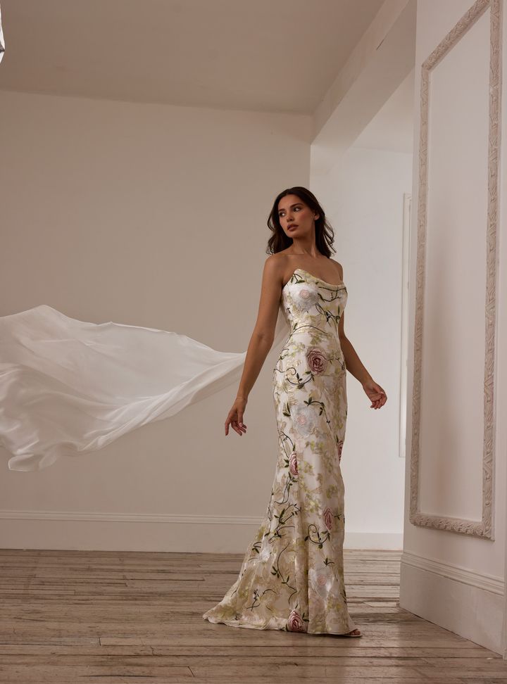 2025 Suzanne Neville -5-25 Balık Kesim Straplez Gelinlik