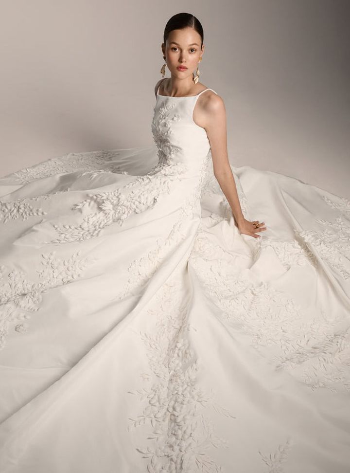 2026 Oscar de la Renta-8-26 A Kesim Sırt Dekolteli Halter Yaka Gelinlik