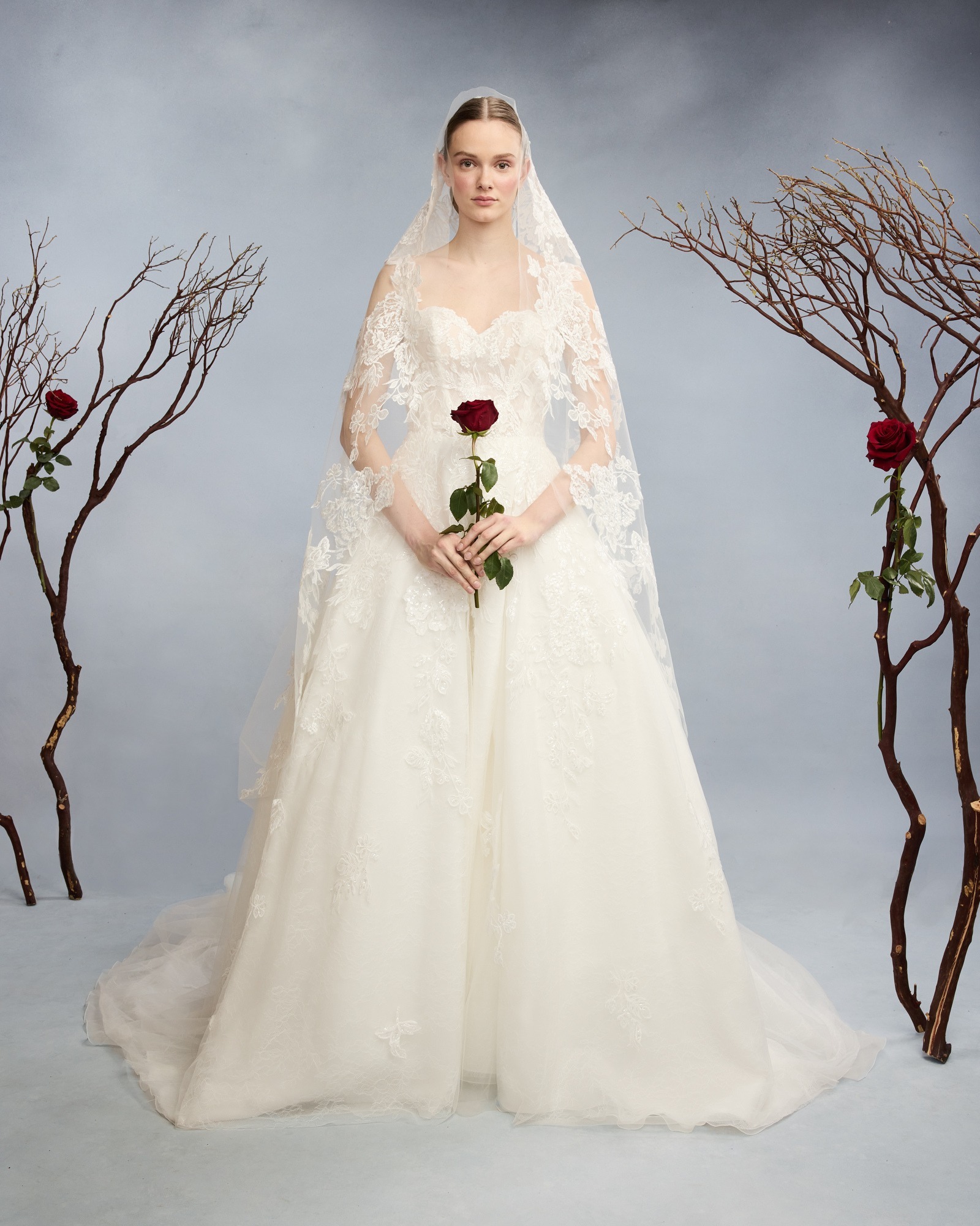 2026 Roses by Reem Acra 8-26 A Kesim Straplez Göğüs Dekolteli Gelinlik