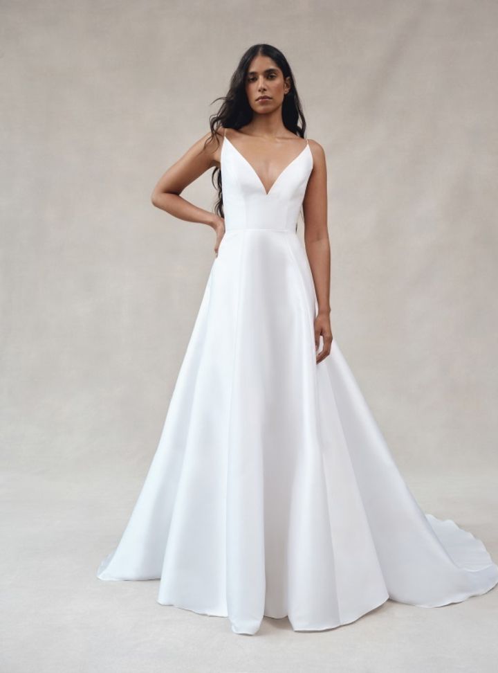 2025 Alexandra Grecco -10-25 A Kesim V Yaka Gelinlik