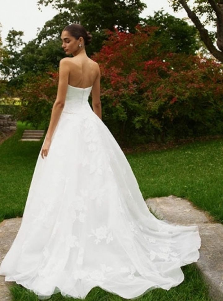 Carolina Herrera Straplez Kabarık Gelinlik