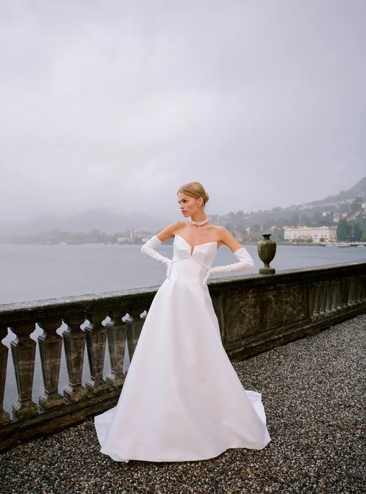 2025 Monique Lhuillier -2-25 A Kesim Straplez Gelinlik