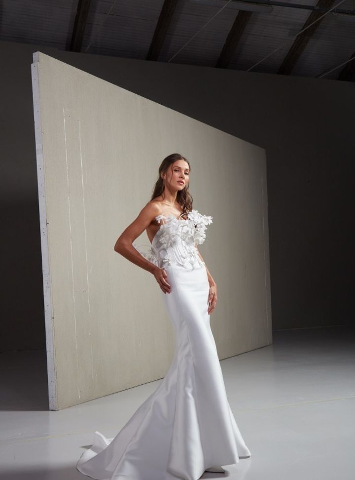 2025 Peter Langner -13-25 Balık Kesim Gelinlik