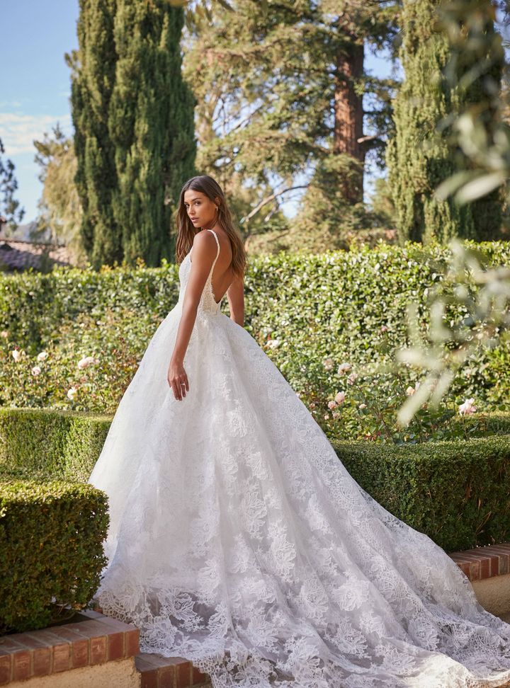 Monique Lhuillier Sırt Dekolteli Askılı Gelinlik