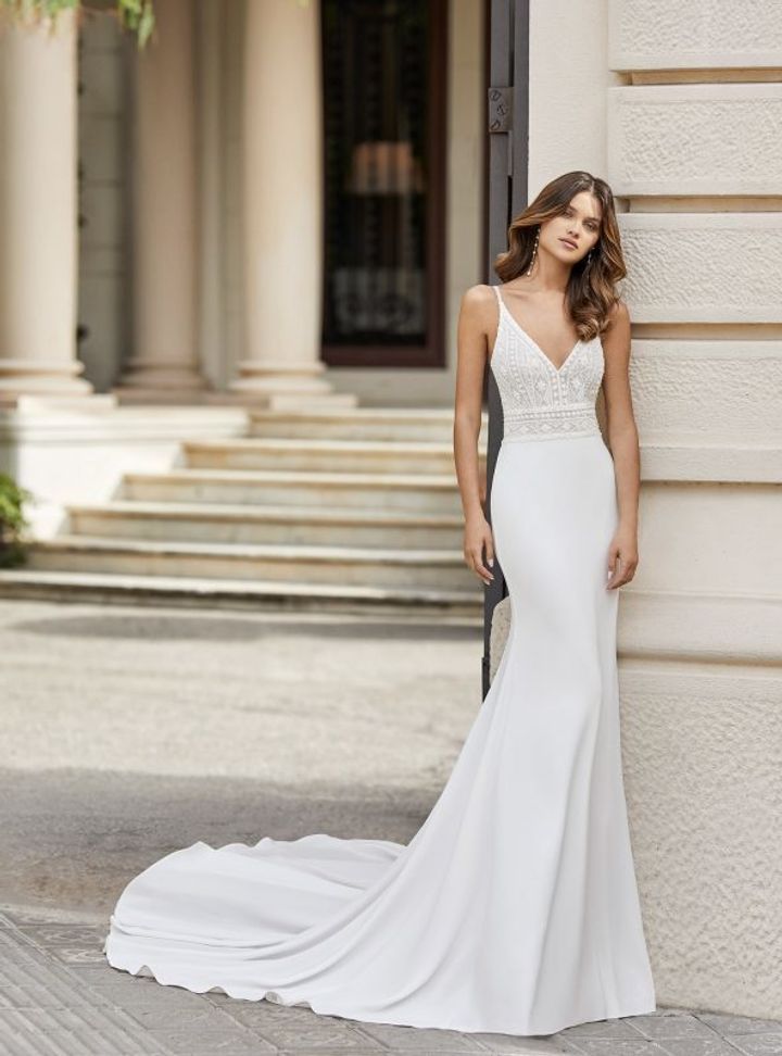 Rosa Clara Askılı Balık Gelinlik Balık Kesim V Yaka Göğüs Dekolteli Gelinlik