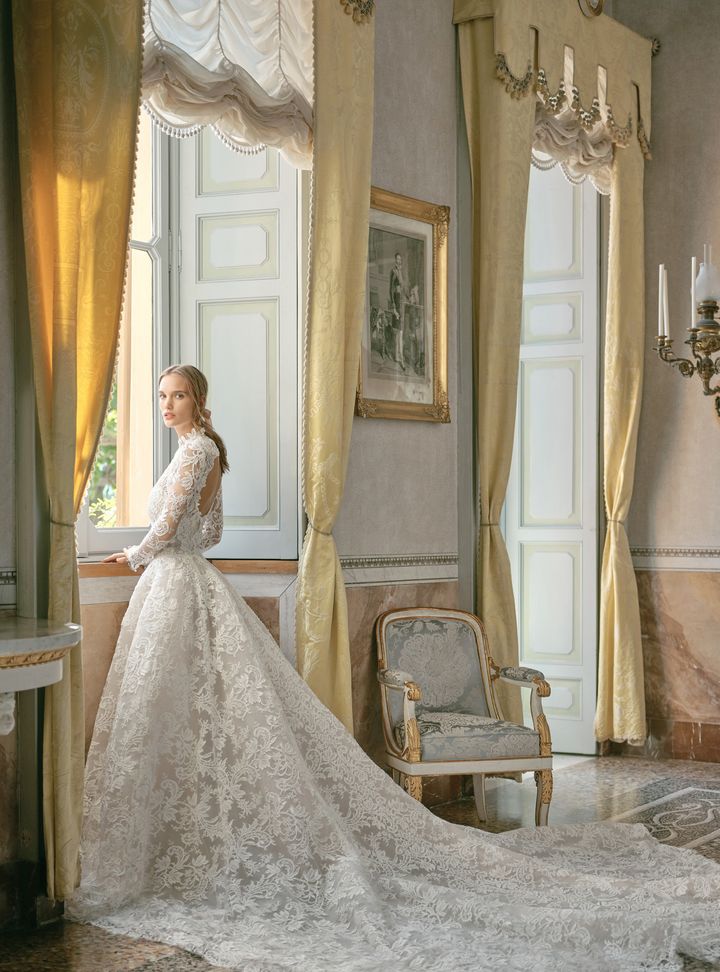 Monique Lhuillier Sırt Dekolteli Gelinlik