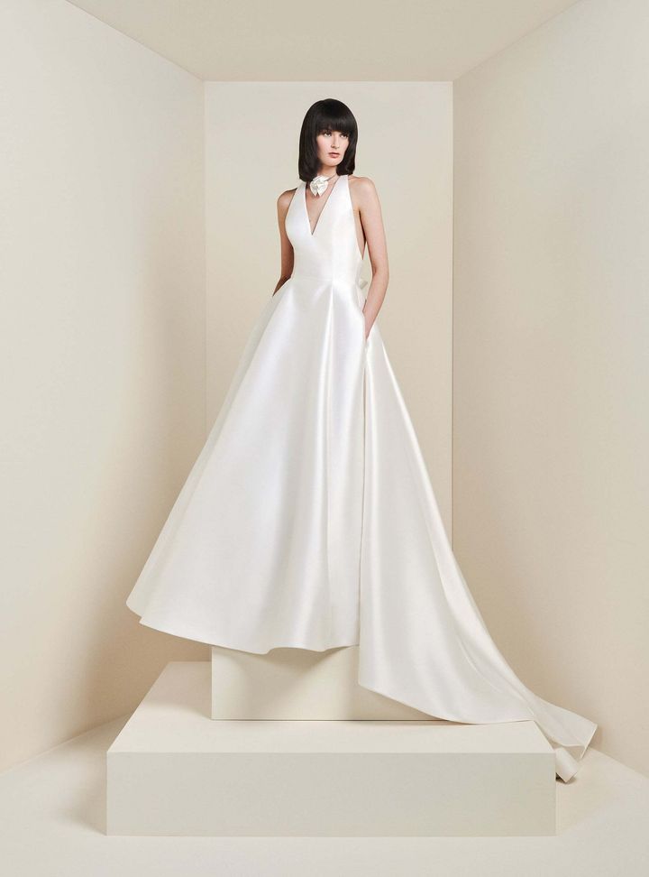 2025 Viktor & Rolf V Yaka Asimetrik Cepli Gelinlik