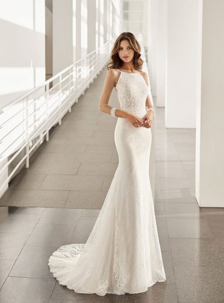 Halter Yaka İşlemeli Gelinlik