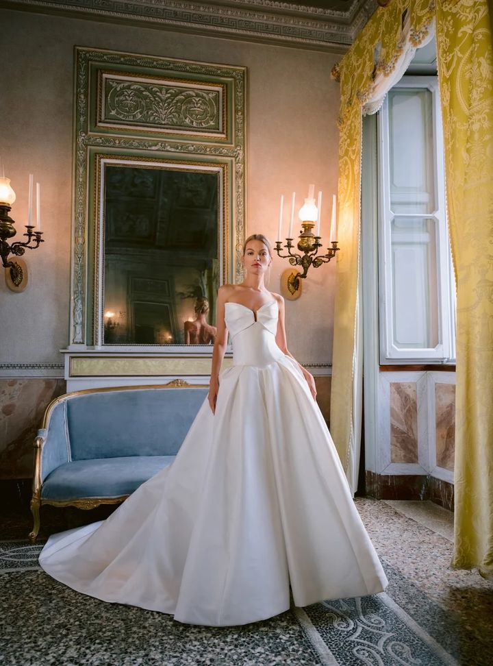 2025 Monique Lhuillier -3-25 A Kesim Straplez Gelinlik