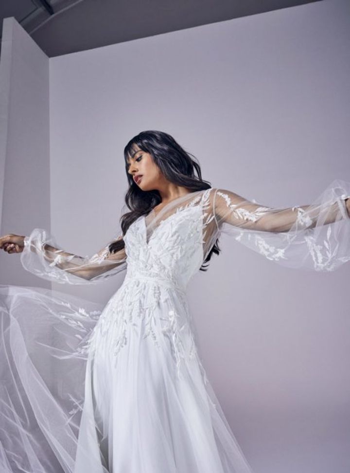 Suzanne Neville Uzun Kollu Gelinlik A Kesim V Yaka Romantik Gelinlik