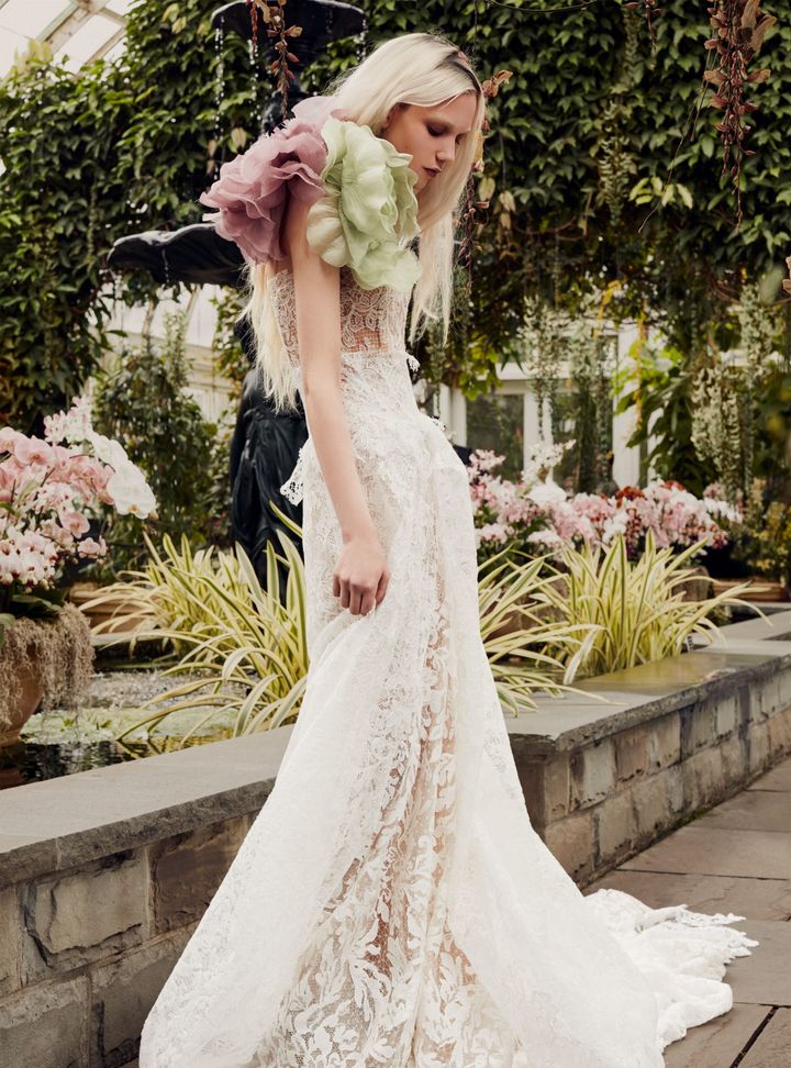 Vera Wang Güpürlü Gelinlik Balık Kesim Tek Omuz Göğüs Dekolteli Gelinlik