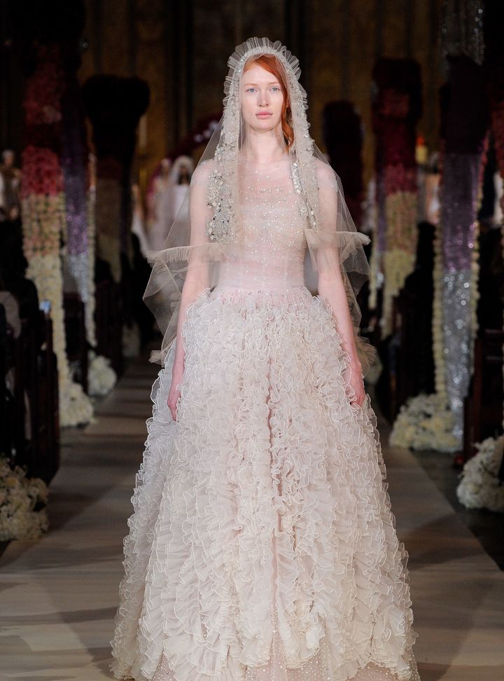 Reem Acra Fırfır Detaylı Gelinlik