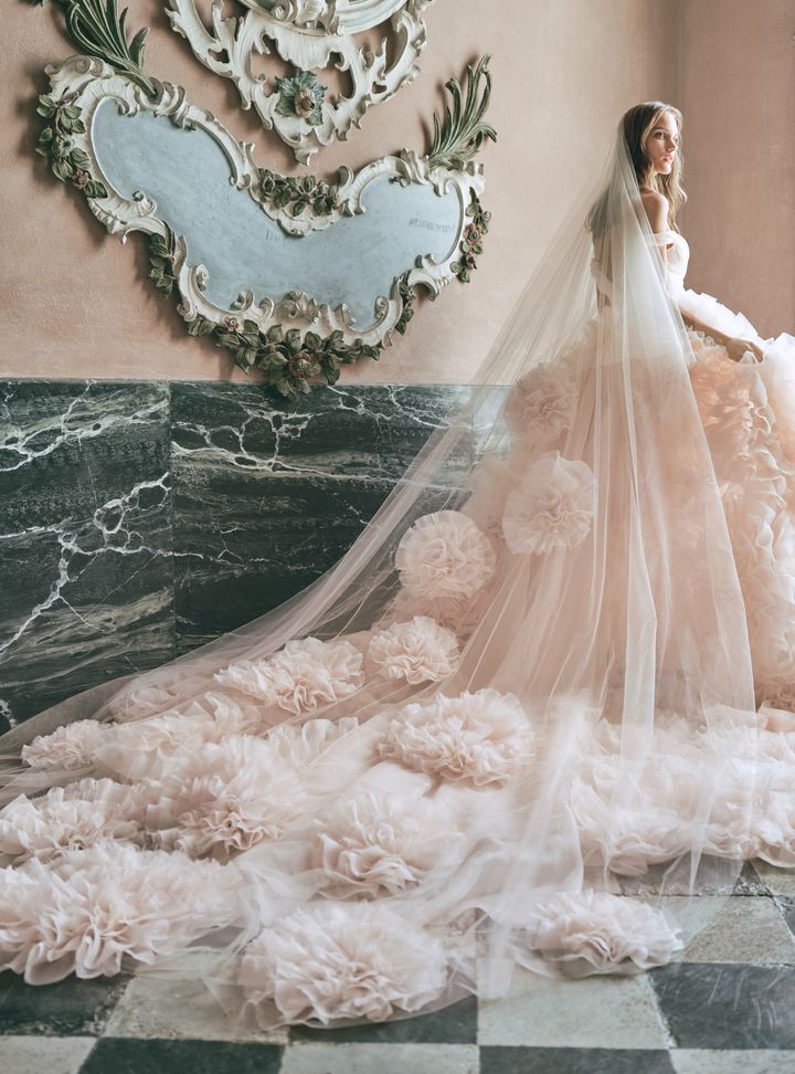 Monique Lhuillier Kabarık Gelinlik