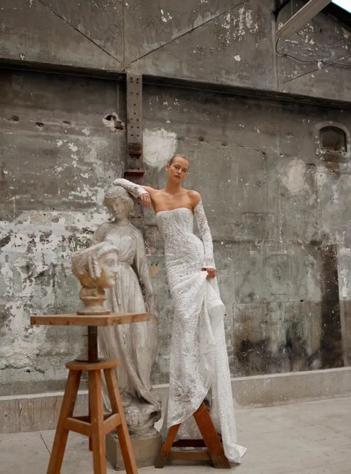 2025 Dana Harel -4-25 Balık Kesim Straplez Gelinlik