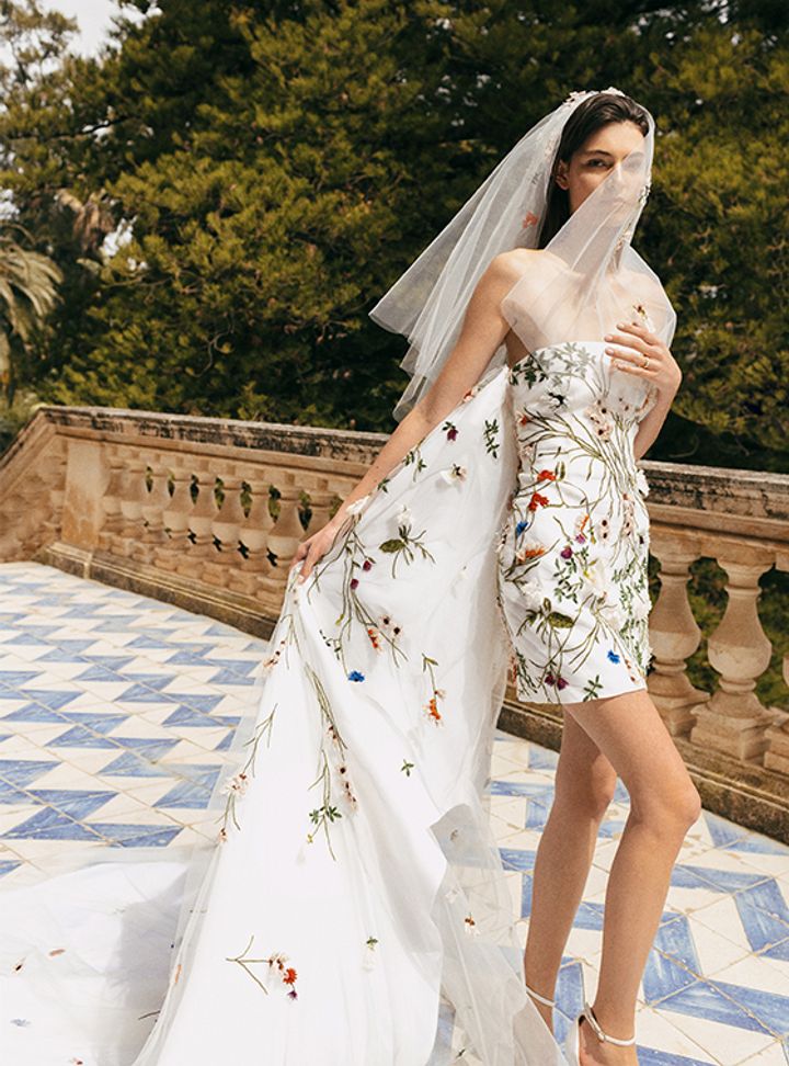 Monique Lhuillier Renkli Çiçekli Gelinlik