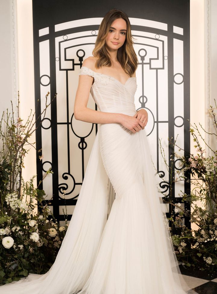 Jenny Packham Düşük Omuz Balık Gelinlik