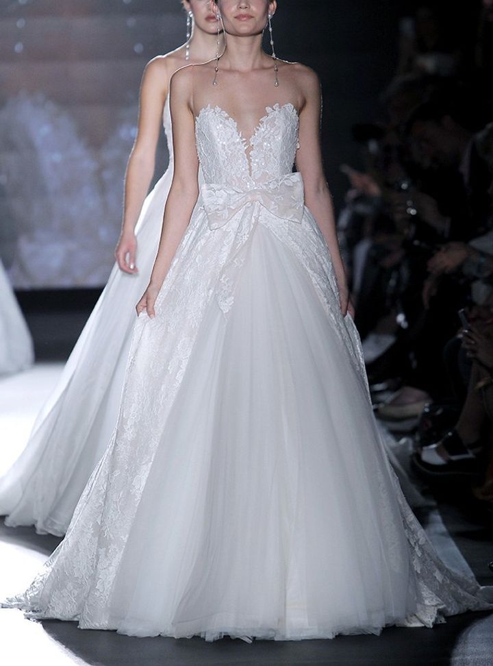 Rosa Clara Straplez Kalp Yaka Gelinlik A Kesim V Yaka Göğüs Dekolteli Gelinlik