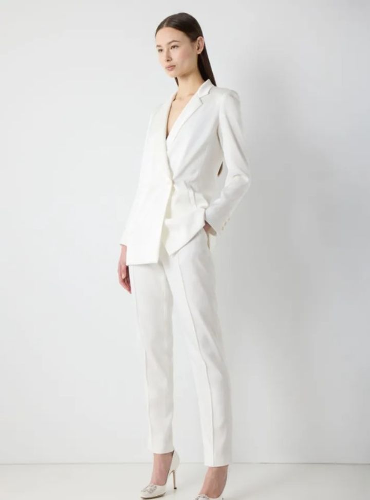 2025 Alejandra Alonso Rojas -6-25