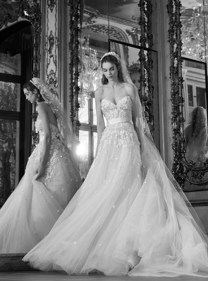 Elie Saab İşlemeli Straplez Gelinlik