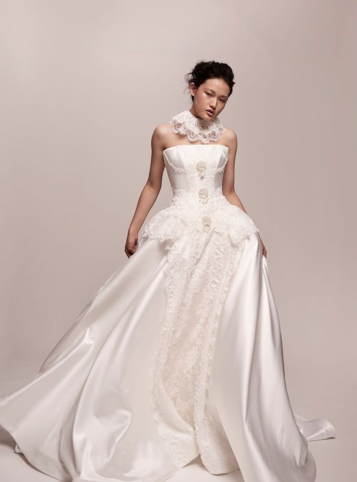 2026 Jaclyn Whyte-31-26 A Kesim Straplez Modern Gelinlik