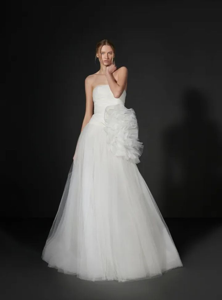 2025 Vera Wang Çiçek Detaylı A Kesim Gelinlik