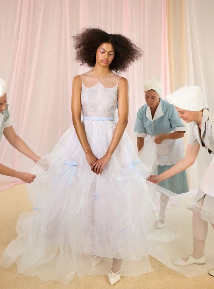 2026 Honor-21-26 Prenses Kesim Romantik İllüzyon Yaka Gelinlik