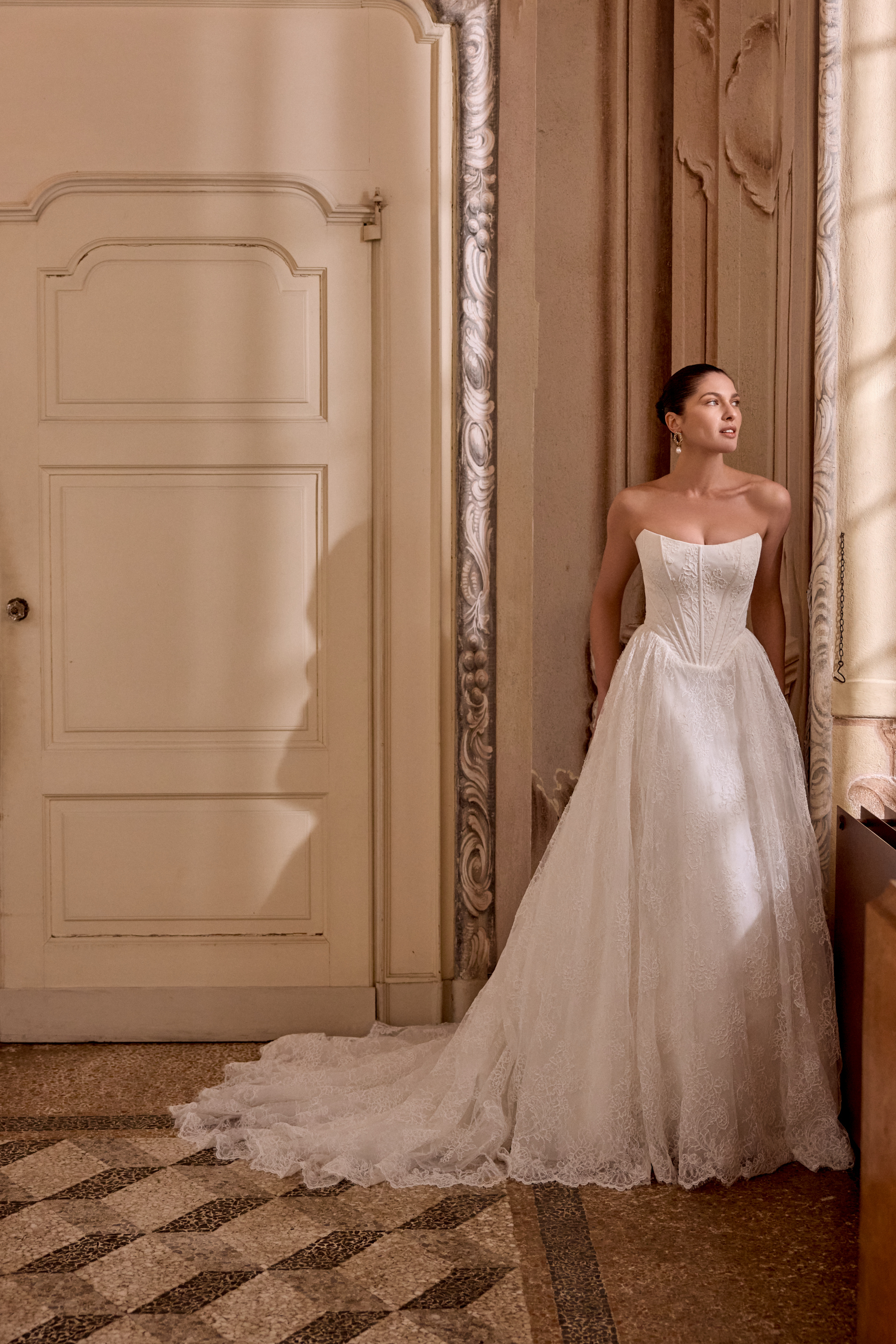 2026 Justin Alexander -4-26 Prenses Kesim Straplez Sırt Dekolteli Gelinlik