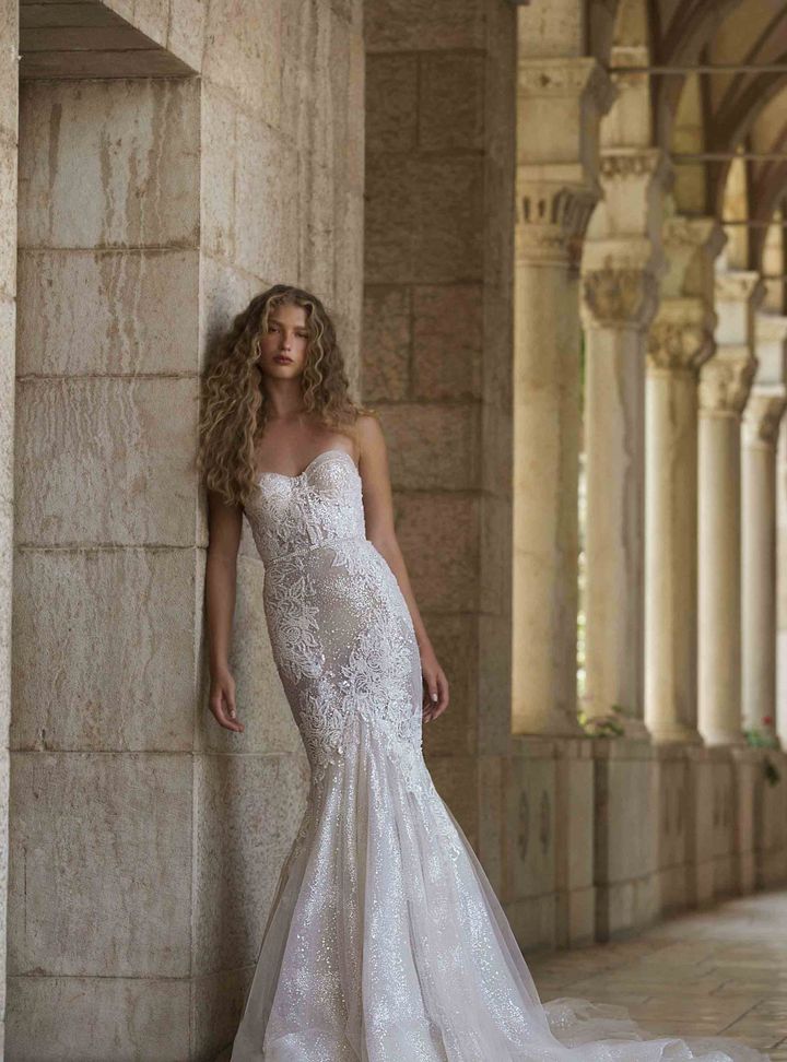 Berta Romantik Gelinlik Balık Kesim Straplez Göğüs Dekolteli Gelinlik