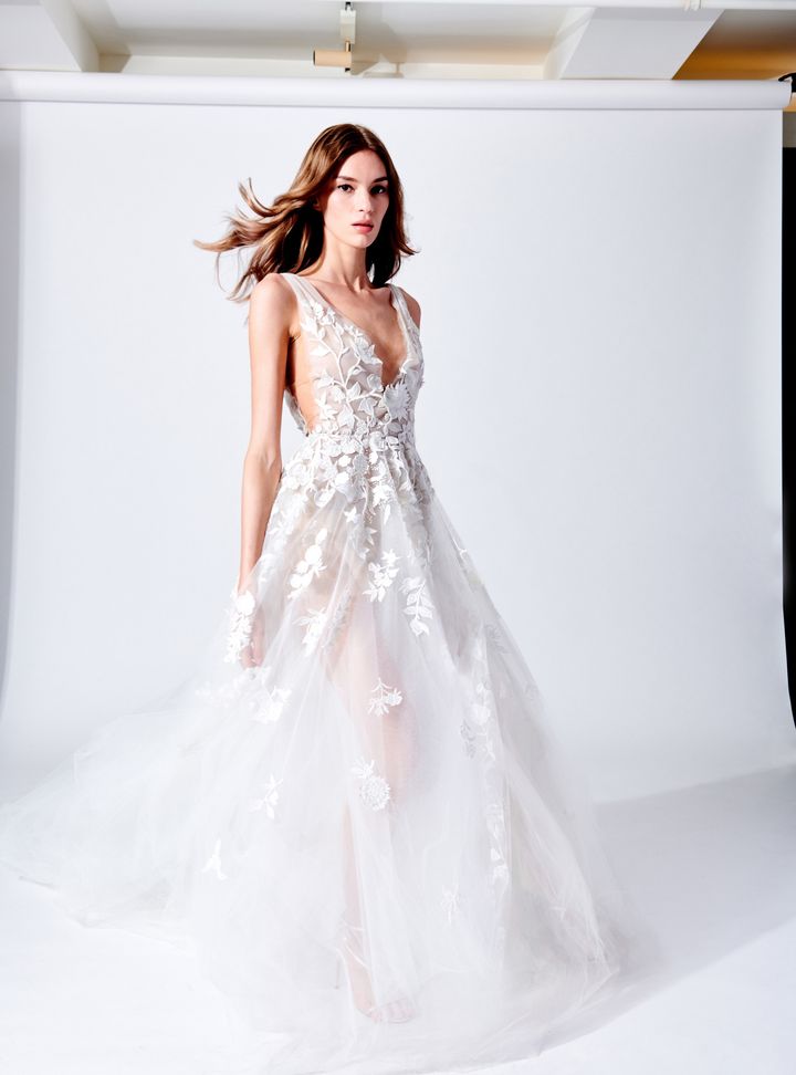 Oscar de la Renta Derin V Yakalı Tül Etekli Gelinlik A Kesim V Yaka Göğüs Dekolteli Gelinlik