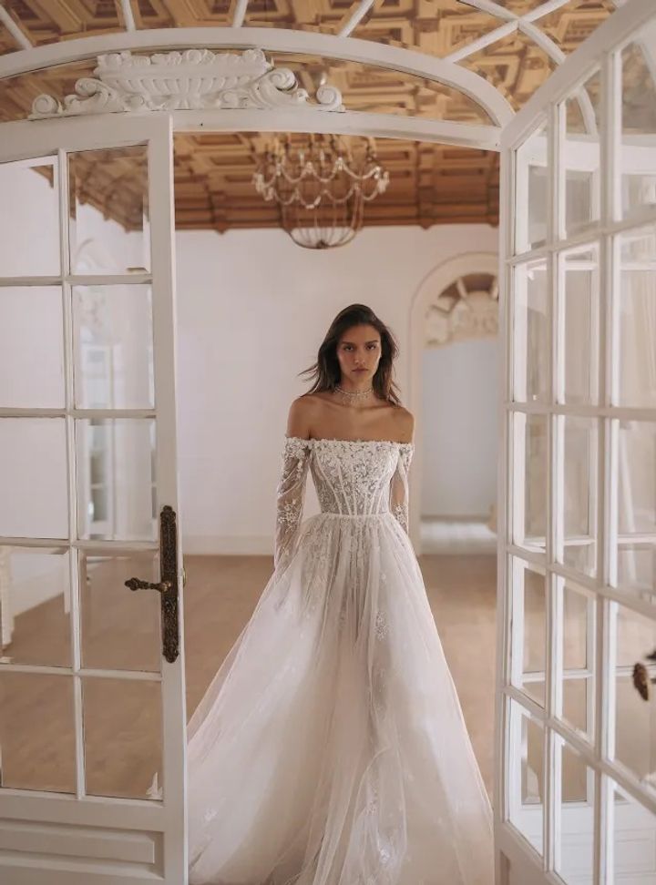 2025 Wona Concept -17-25 A Kesim Kayık Yaka Gelinlik