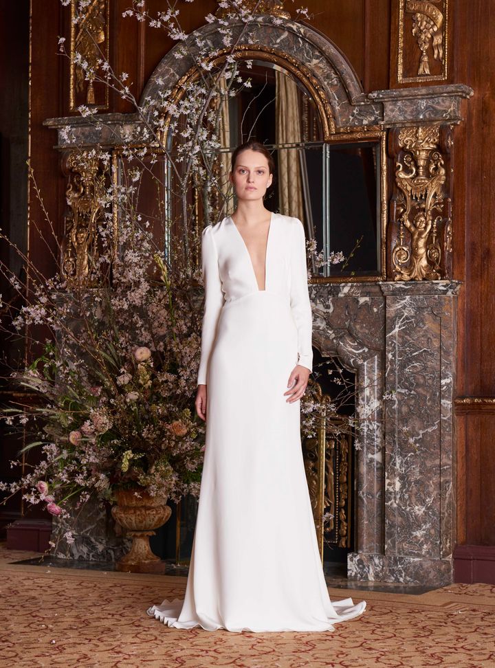 Monique Lhuillier Derin V Yakalı Sade Gelinlik