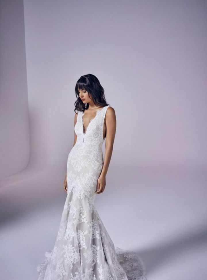 Suzanne Neville Dantelli Gelinlik