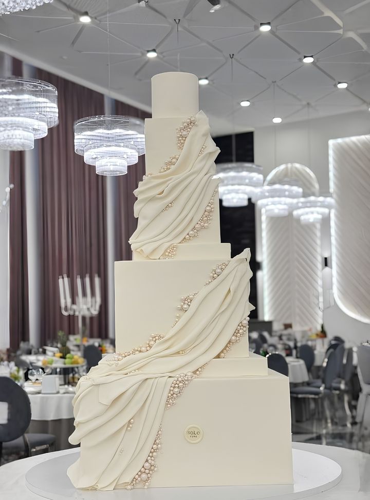 Beş Katlı Yuvarlak Düğün Pastası