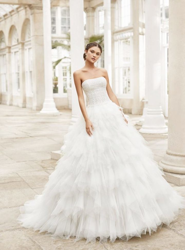 Rosa Clara Fırfırlı Gelinlik