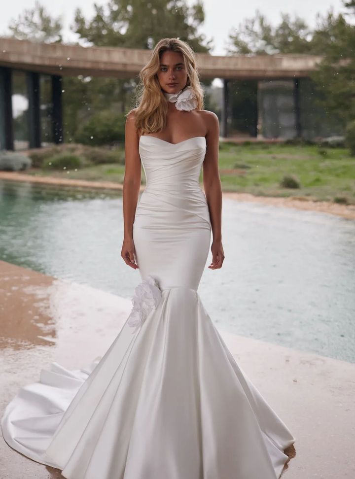 2026 Eva Lendel-9-26 Balık Kesim Straplez Modern Gelinlik
