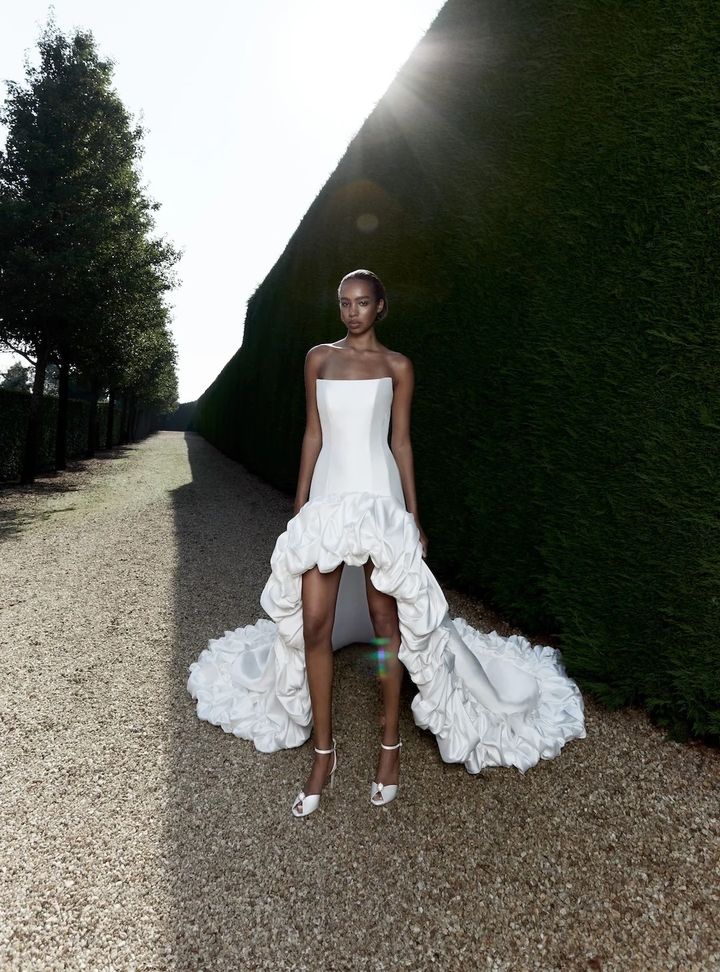 2025 Viktor & Rolf Asimetrik Etek Gelinlik