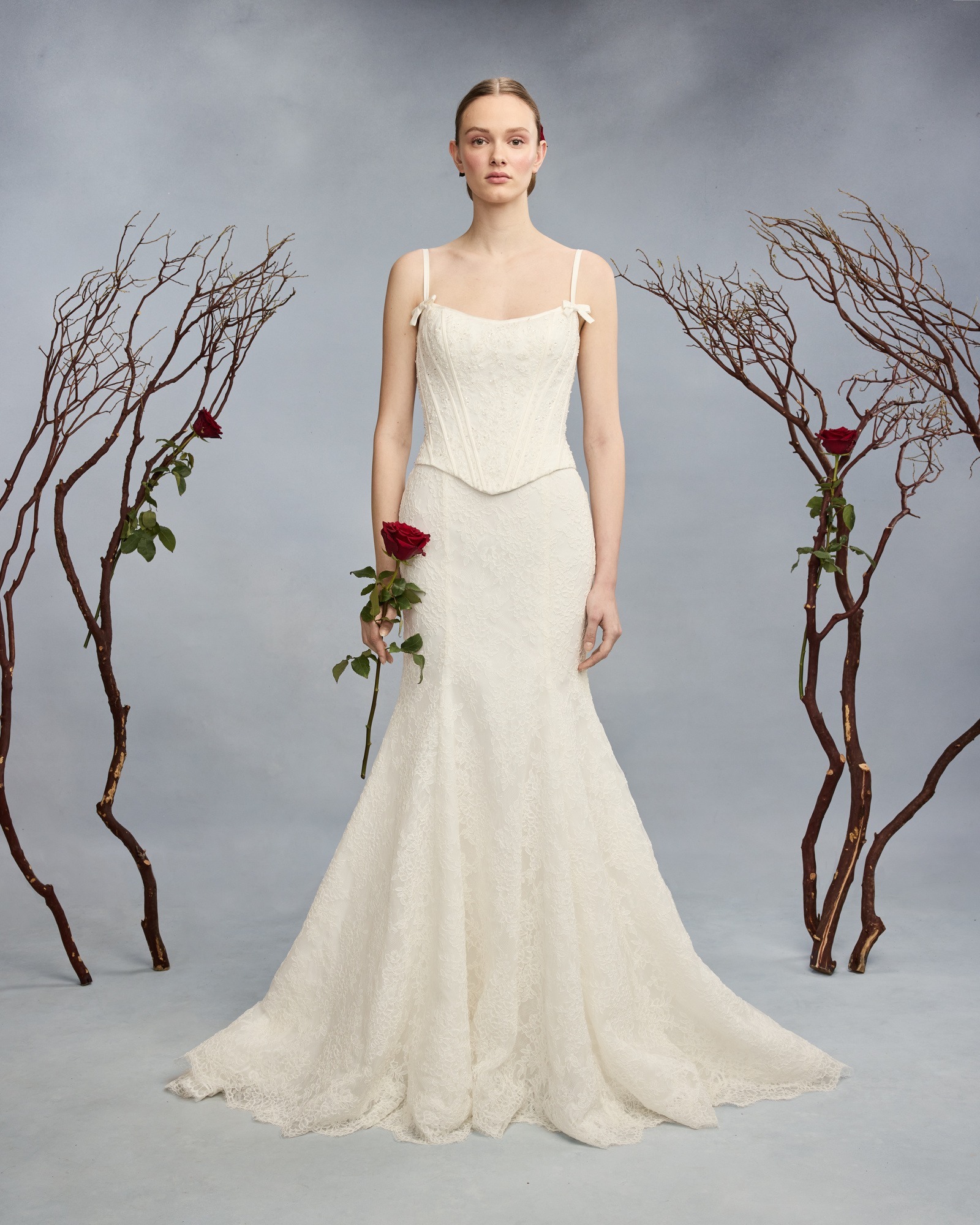 2026 Roses by Reem Acra 9-26 Balık Kesim V Yaka Romantik Gelinlik