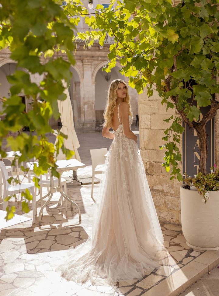 2026 Modeca Gelinlik 215-26 A Kesim Bohem Kare Yaka Gelinlik