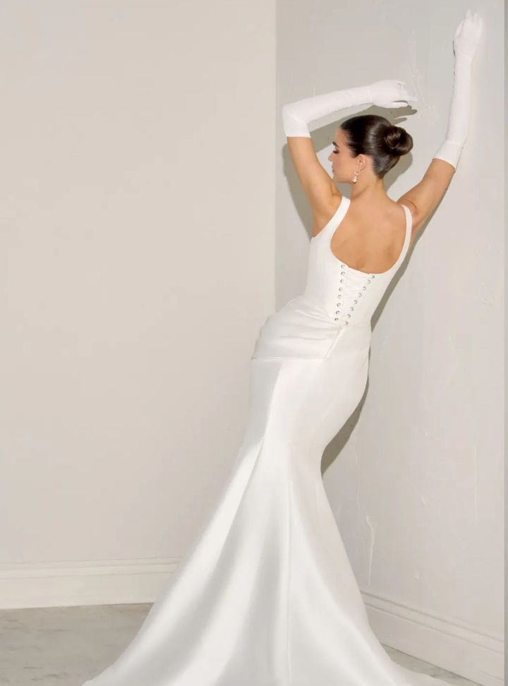 2026 Justin Alexander-36-26 Balık Kesim Kare Yaka Sırt Dekolteli Gelinlik