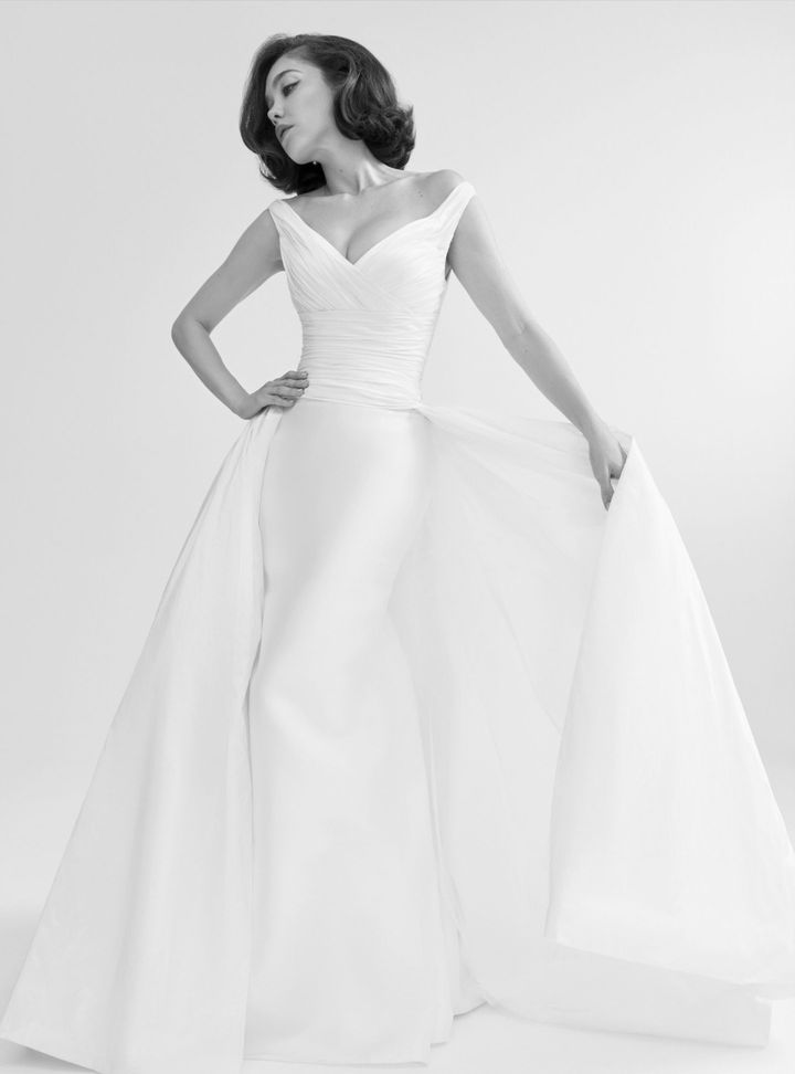 2026 Mark Ingram-26-26 A Kesim V Yaka Modern Gelinlik